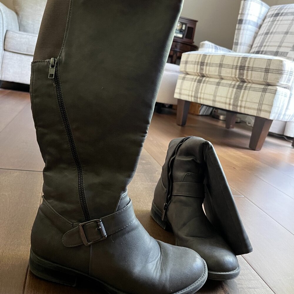 Maurice's Boots - Size 8